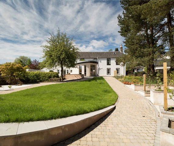 Clober Farm - accessible accommodation with ceiling hoist near Glasgow and Loch Lomond