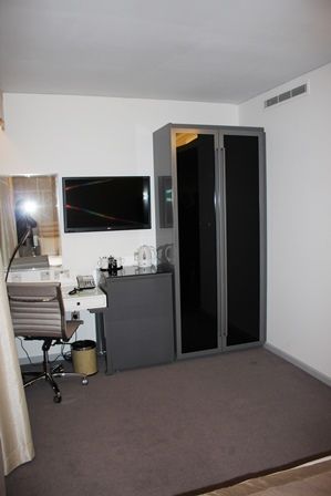 Dorsett Hotel, accessible room with OpeMed OT200 ceiling hoist